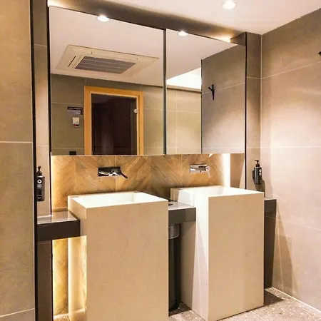מלון Wyndham Grand 5*