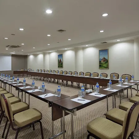 מלון Wyndham Grand קייסרי