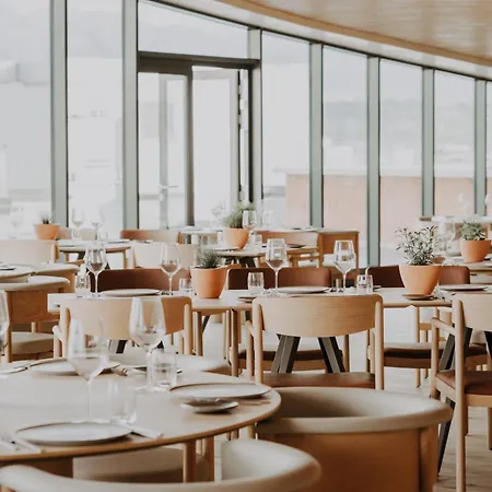 Wyndham Grand מלון 5*