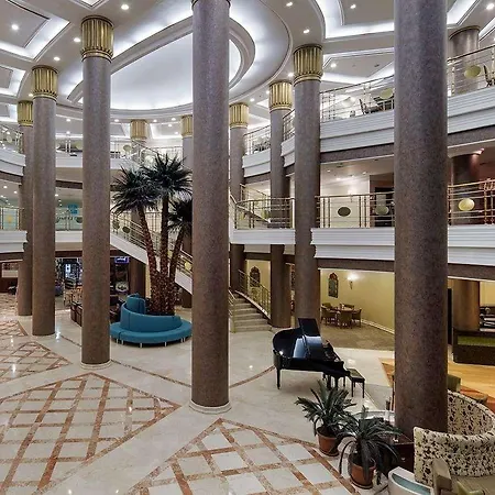 מלון Wyndham Grand 5*