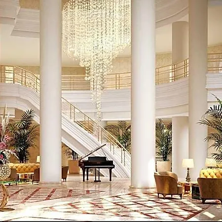 מלון Wyndham Grand 5*