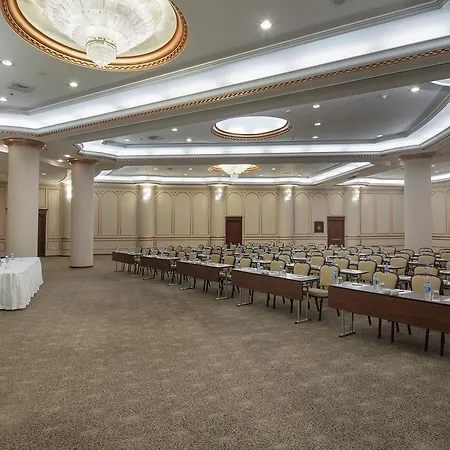 מלון Wyndham Grand