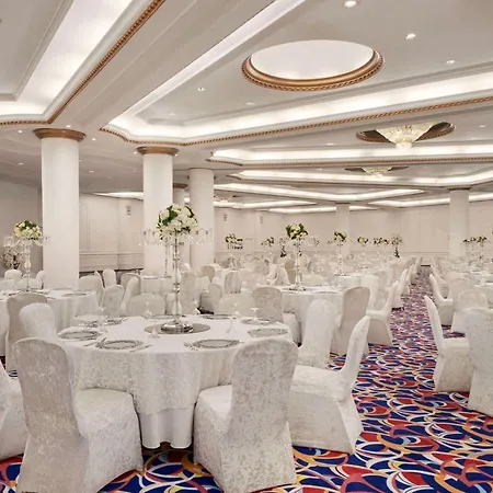 Ξενοδοχείο Wyndham Grand 5*