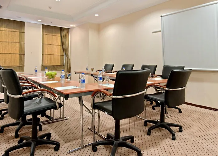 מלון Wyndham Grand 5*