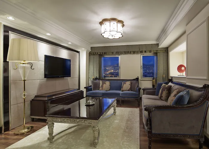 מלון Wyndham Grand 5*