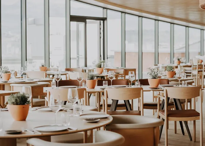 Wyndham Grand מלון 5*