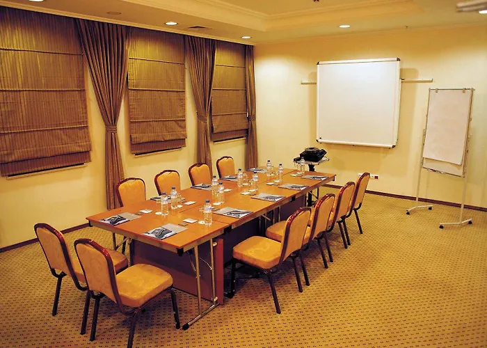 Wyndham Grand מלון