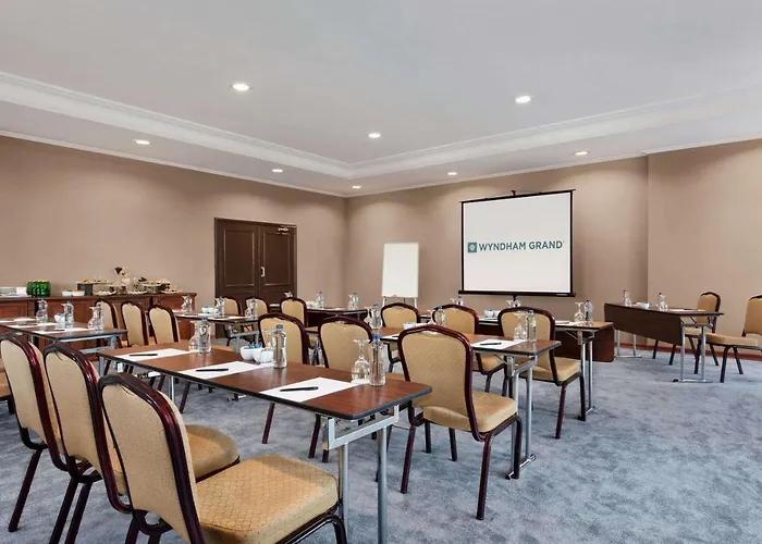 מלון Wyndham Grand 5*